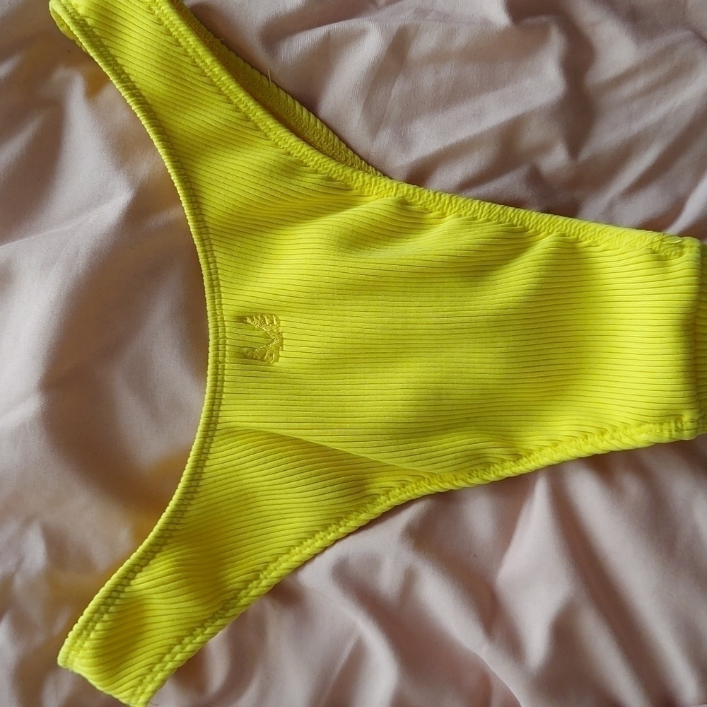 Minimale Animale Ribbed Breif Bikini Bottom - Picture 5 of 10